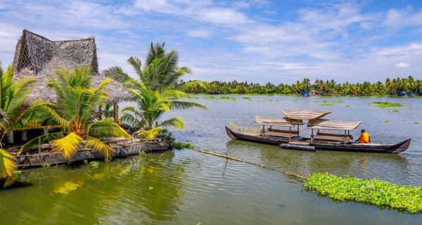 Munnar Kumarakom Backwaters Tour