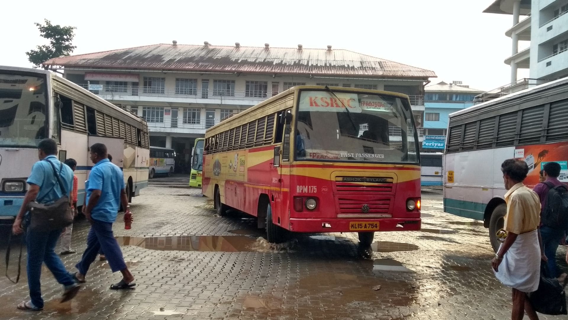 angamaly-ksrtc-bus-stand